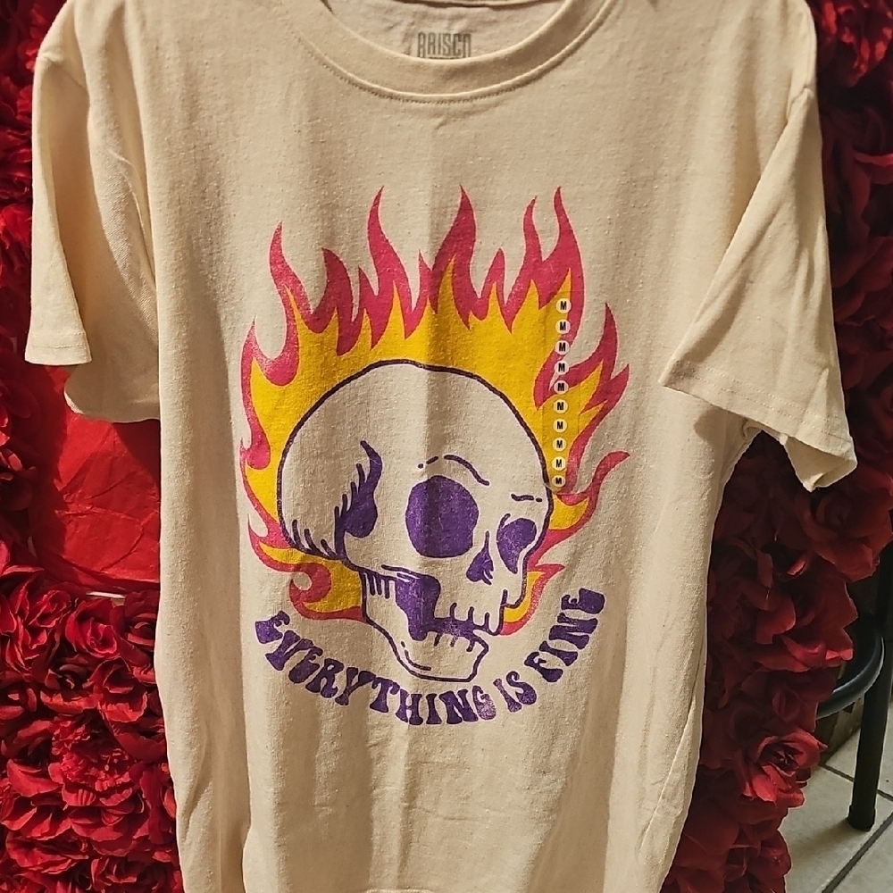 Brisco Brands NWT Skull Graphic Cream Tee Size Medium